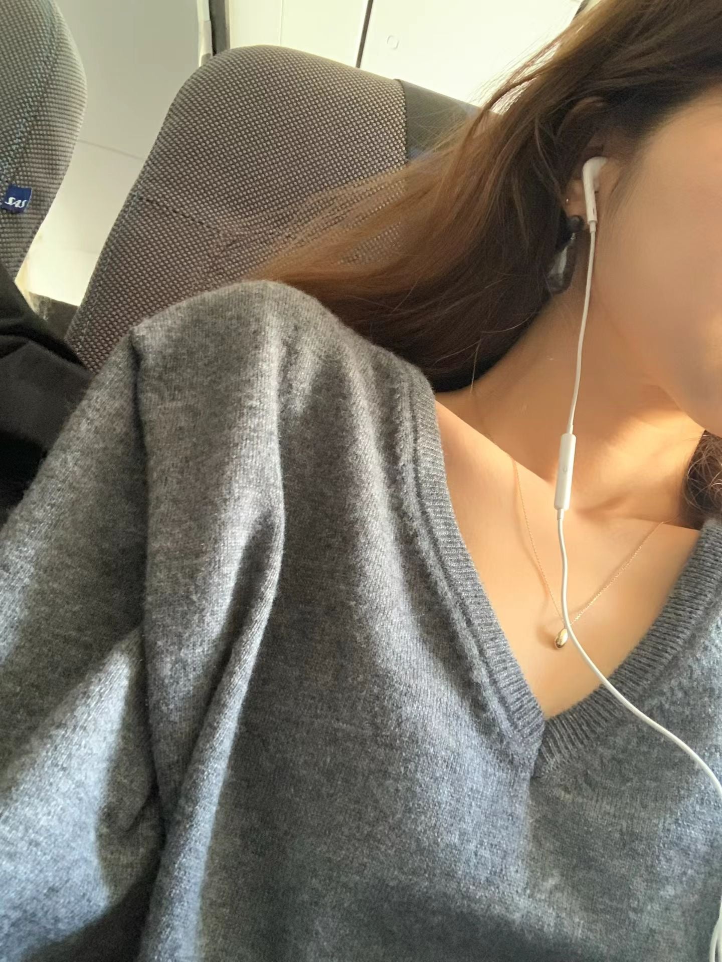 Angel Korea 秋無接縫V領針織O15