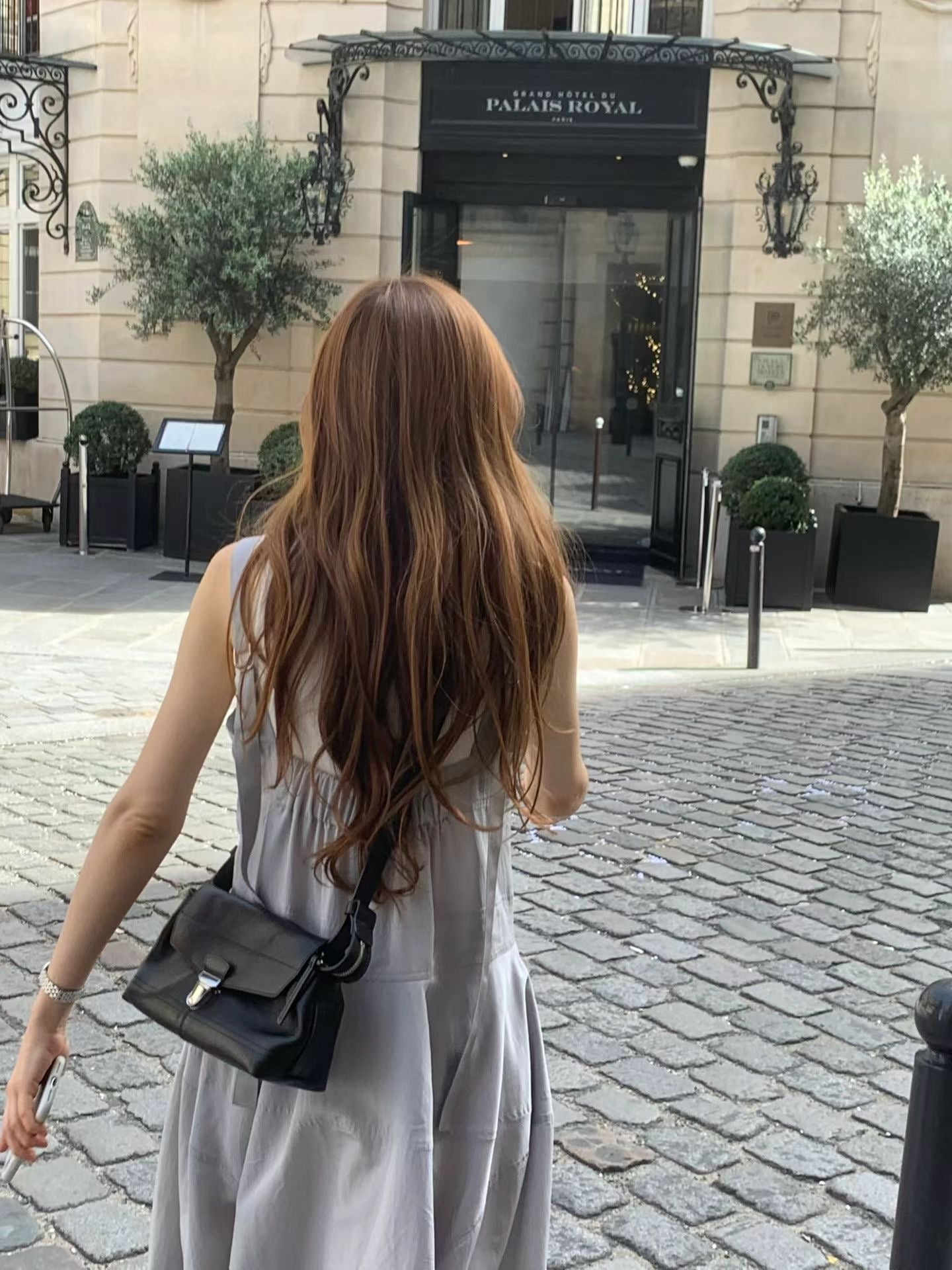 春吊帶人造絲長洋裝 白現貨