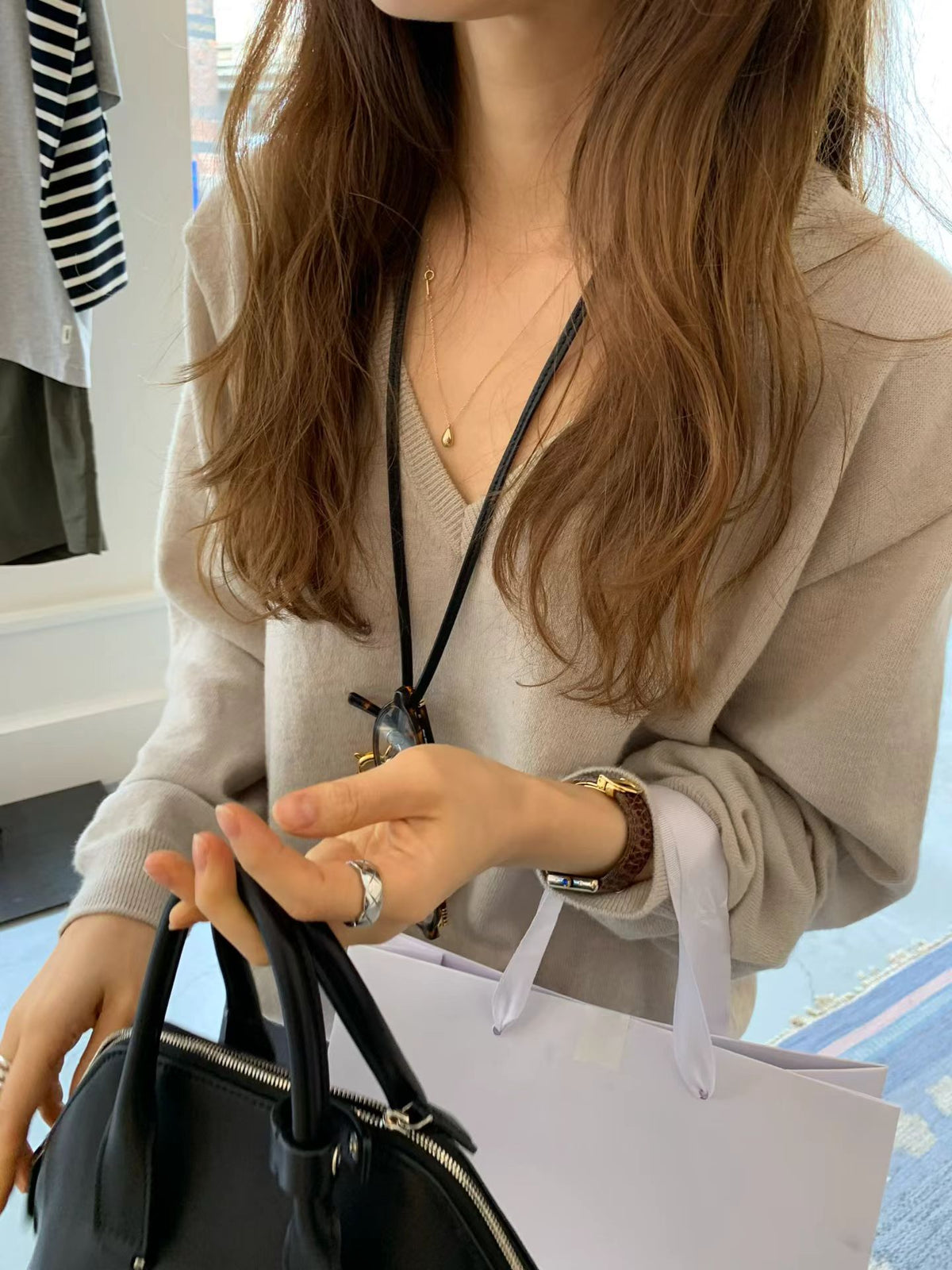 Angel Korea 秋無接縫V領針織O15