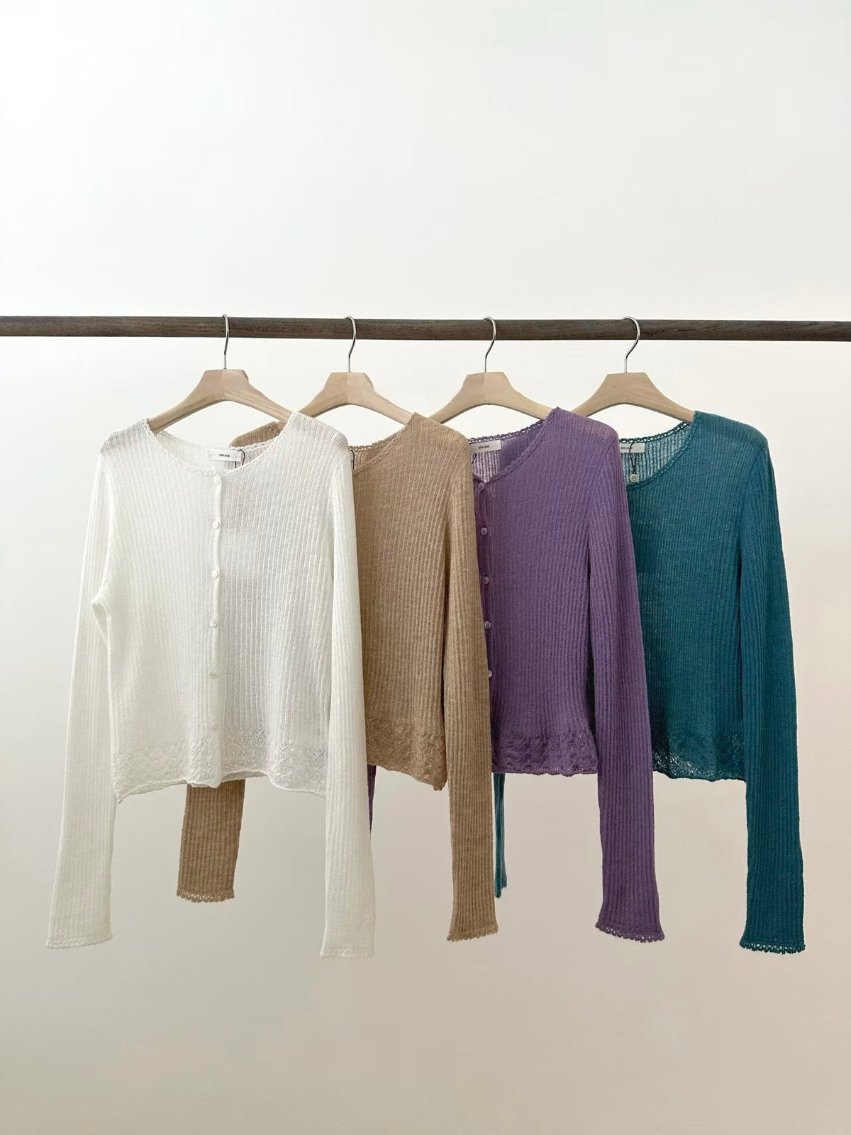 Angel Korea 秋簍空針織排扣外I11