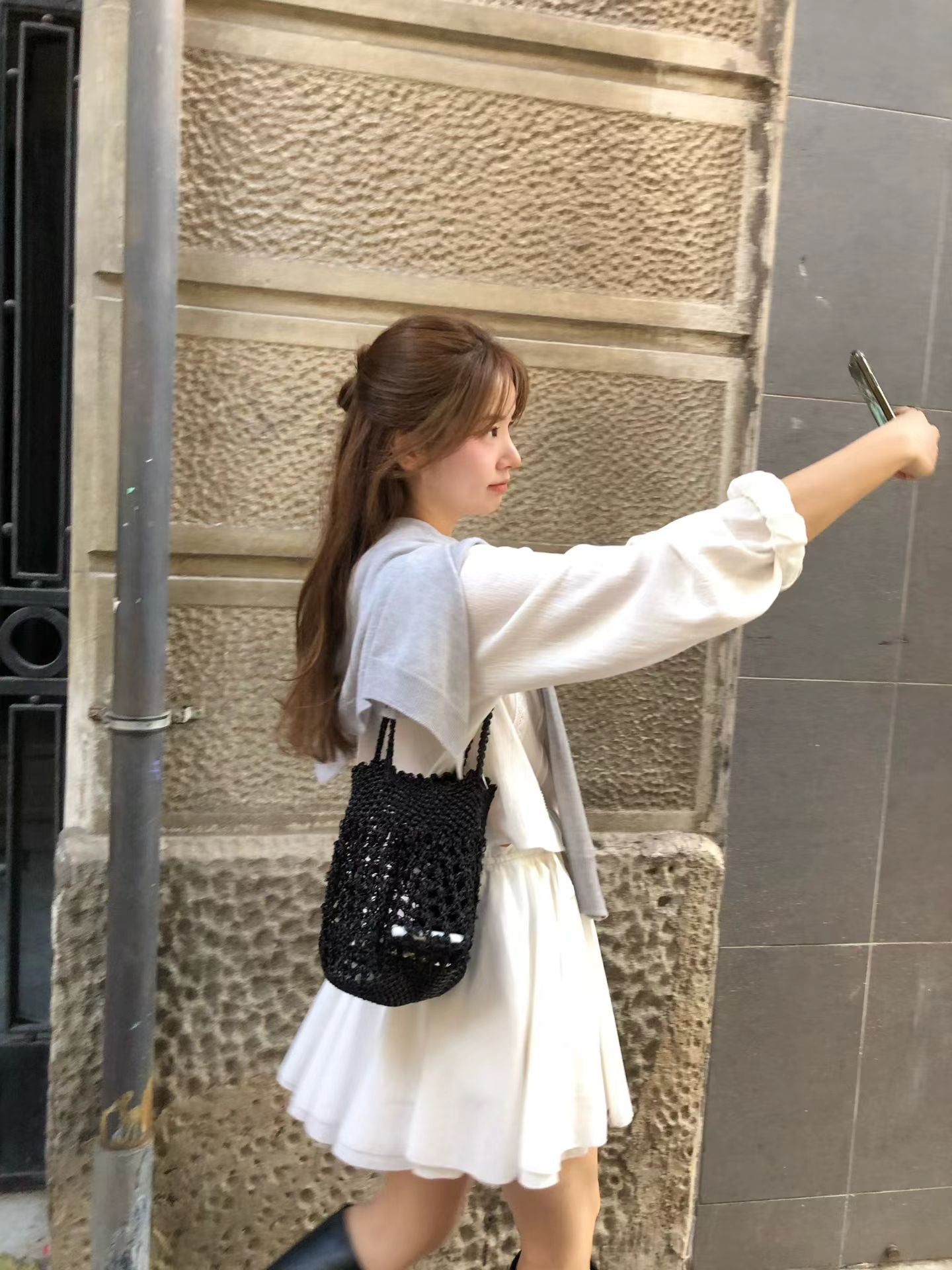 春蕾絲雕花上衣