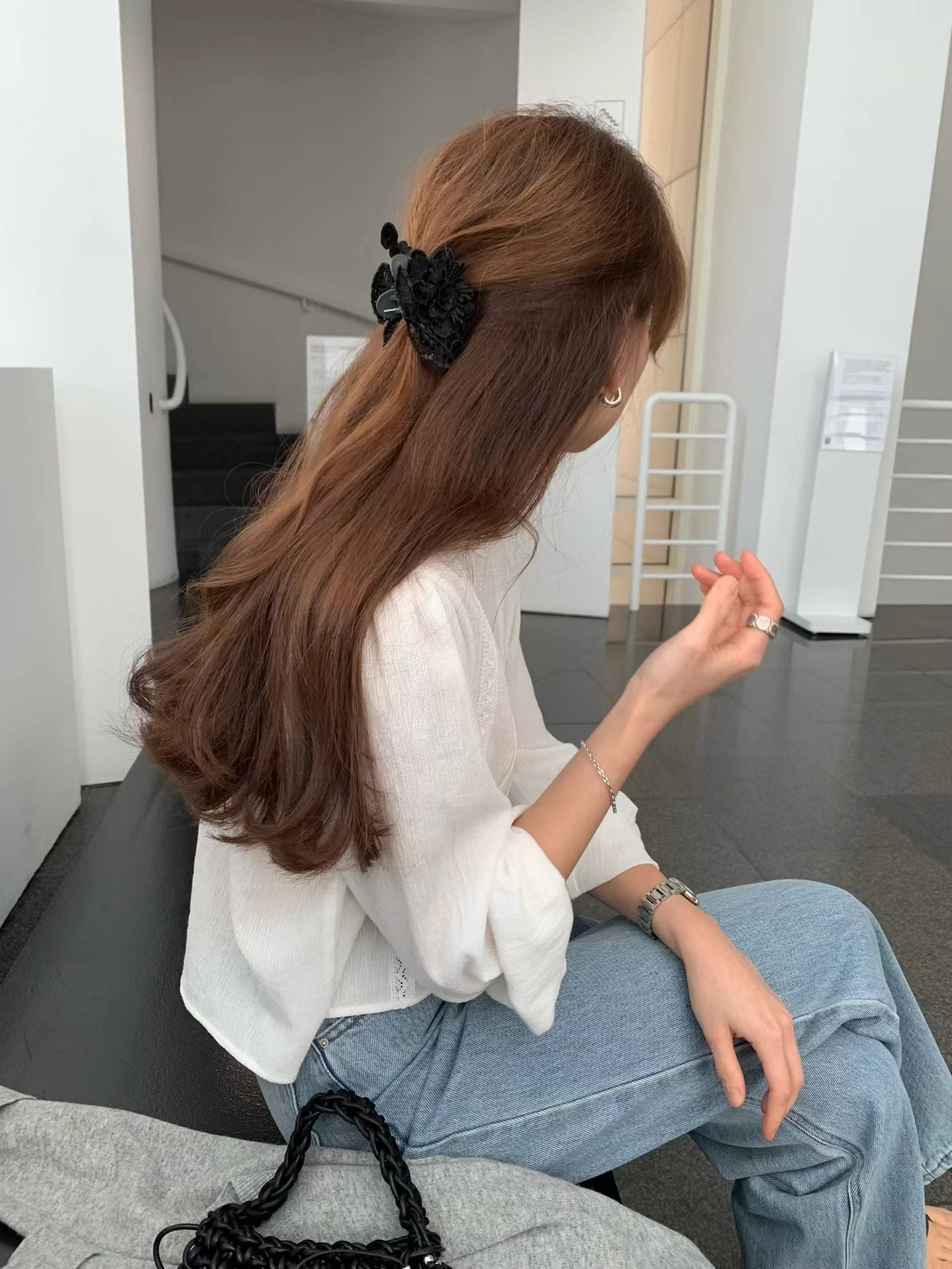春蕾絲雕花上衣